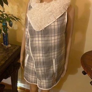 Women’s  Never worn vest style sleeveless top